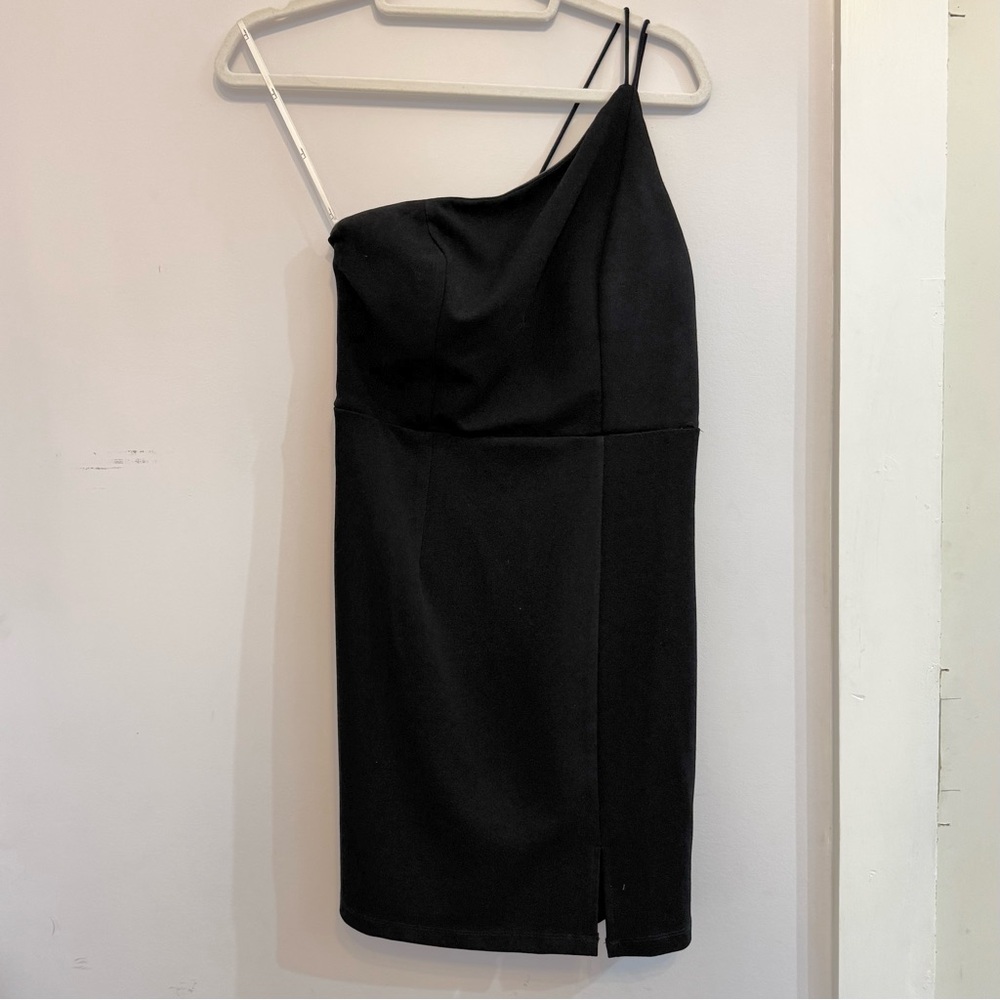 Lulu's Black One-Shoulder Mini Dress